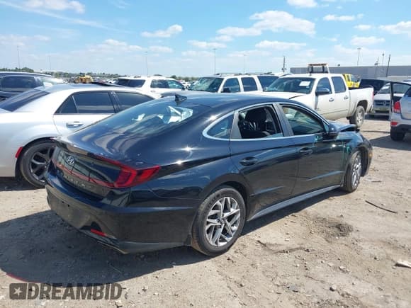 ✅ 2021 Hyundai Sonata SEL • VIN: 5NPEL4JA8MH088056 • Lot: 43325321. Listed on IAAI with 37,029 mi. Free auction sales archive from the USA and detailed vehicle history report at DreamBid. Image 4.