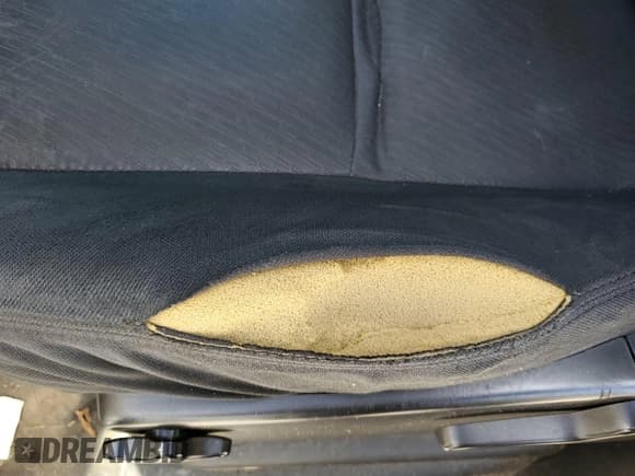 ✅ 2013 Chevrolet Silverado 2500HD • VIN: 1GC2KVCB0DZ305870 • Lot: 43870601. Wystawiony na IAAI z przebiegiem 159 958 mil. Bezpłatny archiwum sprzedaży aukcyjnych z USA i szczegółowy raport historii pojazdu na DreamBid. Zdjęcie 12.