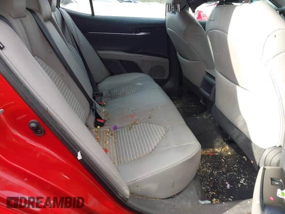 2019 Toyota Camry LE z VIN 4T1B11HK7KU278838, wystawiony jako IAAI lot #41222519 z przebiegiem 49 582 mil mil oraz . Historia ofert i sprzedaży dostępna na DreamBid. Obrazek 8.