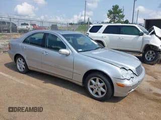 ✅ 2003 Mercedes-Benz C 320 • VIN: WDBRF64J73F341438 • Лот: 42371572. Опубликован ранее на IAAI с пробегом 228 061 миль. Бесплатный доступ к архиву аукционных продаж из США и подробный отчёт об истории автомобиля на DreamBid. Изображение 1.