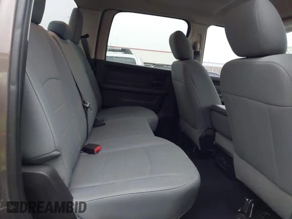 ✅ 2018 Ram 2500 Tradesman • VIN: 3C6UR5CL1JG403760 • Lot: 42424022. Wystawiony na IAAI z przebiegiem 158 673 mil. Bezpłatny archiwum sprzedaży aukcyjnych z USA i szczegółowy raport historii pojazdu na DreamBid. Zdjęcie 8.