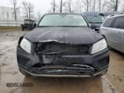 ✅ 2017 Volkswagen Touareg Executive • VIN: WVGGF7BP6HD006921 • Лот: 77309303. Опубликован ранее на Copart с пробегом 51 680 миль. Бесплатный доступ к архиву аукционных продаж из США и подробный отчёт об истории автомобиля на DreamBid. Изображение 5.