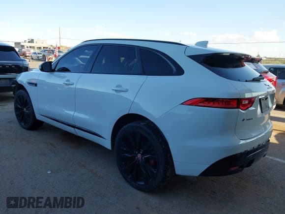✅ 2018 Jaguar F-Pace S • VIN: SADCM2FV8JA245628 • Lot: 43342952. Wystawiony na IAAI z przebiegiem 84 399 mil. Bezpłatny archiwum sprzedaży aukcyjnych z USA i szczegółowy raport historii pojazdu na DreamBid. Zdjęcie 3.