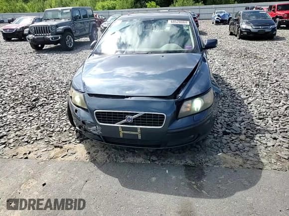 ✅ 2006 Volvo S40 2.4L • VIN: YV1MS390562158566 • Lot: 68528084. Listed on Copart with 110,206 mi. Free auction sales archive from the USA and detailed vehicle history report at DreamBid. Image 11.