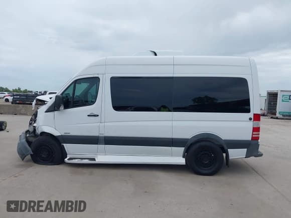 ✅ 2013 Mercedes-Benz Sprinter Passenger • VIN: WDZPE7CC8D5787397 • Лот: 42661008. Опубликован ранее на IAAI с пробегом 78 231 миль. Бесплатный доступ к архиву аукционных продаж из США и подробный отчёт об истории автомобиля на DreamBid. Изображение 14.