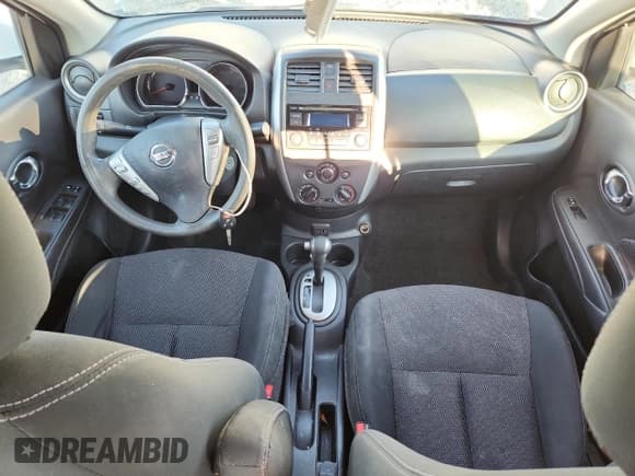 ✅ 2017 Nissan Versa SV • VIN: 3N1CN7AP7HK414354 • Lot: 85720355. Wystawiony na Copart z przebiegiem 160 709 mil. Bezpłatny archiwum sprzedaży aukcyjnych z USA i szczegółowy raport historii pojazdu na DreamBid. Zdjęcie 8.