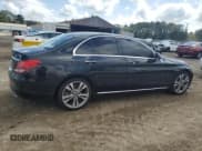 ✅ 2017 Mercedes-Benz C 300 • VIN: 55SWF4JB6HU229990 • Lot: 85518415. Wystawiony na Copart z przebiegiem Nie podano. Bezpłatny archiwum sprzedaży aukcyjnych z USA i szczegółowy raport historii pojazdu na DreamBid. Zdjęcie 3.