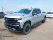 ✅ 2019 Chevrolet Silverado 1500 LT Trail Boss • VIN: 1GCPYFED9KZ260613 • Lot: 42157001. Wystawiony na IAAI z przebiegiem 99 039 mil. Bezpłatny archiwum sprzedaży aukcyjnych z USA i szczegółowy raport historii pojazdu na DreamBid. Zdjęcie 2.