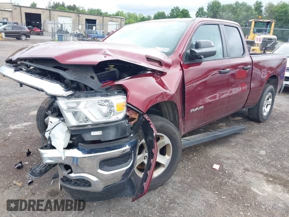 2019 Ram 1500 Tradesman z VIN 1C6SRFCT7KN597796, wystawiony jako IAAI lot #42681955 z przebiegiem 86 524 mil mil oraz . Historia ofert i sprzedaży dostępna na DreamBid. Obrazek 2.