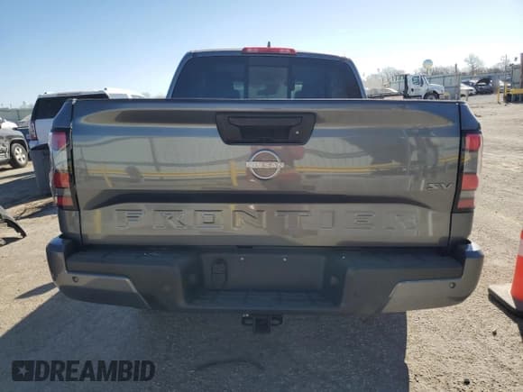 ✅ 2023 Nissan Frontier SV • VIN: 1N6ED1EJ7PN638273 • Lot: 49276655. Wystawiony na Copart z przebiegiem Nie podano. Bezpłatny archiwum sprzedaży aukcyjnych z USA i szczegółowy raport historii pojazdu na DreamBid. Zdjęcie 6.