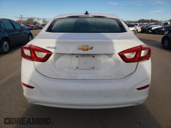 ✅ 2018 Chevrolet Cruze LS • VIN: 1G1BC5SM9J7116022 • Lot: 37331273. Listed on Copart with 51,066 mi. Free auction sales archive from the USA and detailed vehicle history report at DreamBid. Image 6.