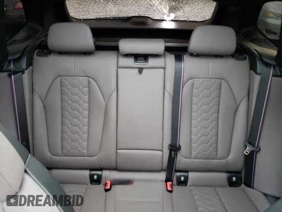 ✅ 2022 BMW X3 M • VIN: 5YM13EC09N9J58240 • Lot: 39206934. Wystawiony na Copart z przebiegiem 9 945 mil. Bezpłatny archiwum sprzedaży aukcyjnych z USA i szczegółowy raport historii pojazdu na DreamBid. Zdjęcie 10.