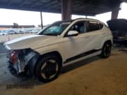 ✅ 2024 Hyundai Kona Limited • VIN: KM8HE3A61RU014578 • Лот: 85930944. Опубликован ранее на Copart с пробегом 1 796 миль. Бесплатный доступ к архиву аукционных продаж из США и подробный отчёт об истории автомобиля на DreamBid. Изображение 1.