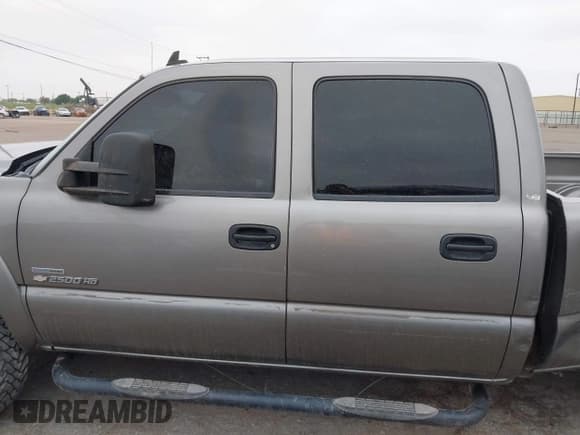 ✅ 2007 Chevrolet Silverado 2500HD LT1 • VIN: 1GCHK23D77F130386 • Lot: 42109924. Wystawiony na IAAI z przebiegiem 137 741 mil. Bezpłatny archiwum sprzedaży aukcyjnych z USA i szczegółowy raport historii pojazdu na DreamBid. Zdjęcie 14.
