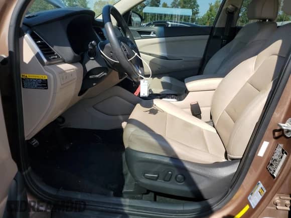 2017 Hyundai Tucson SE Plus z VIN KM8J33A45HU412896, wystawiony jako Copart lot #80214285 z przebiegiem 117 842 mil mil oraz Szkoda całkowita • Salvage title. Historia ofert i sprzedaży dostępna na DreamBid. Obrazek 7.