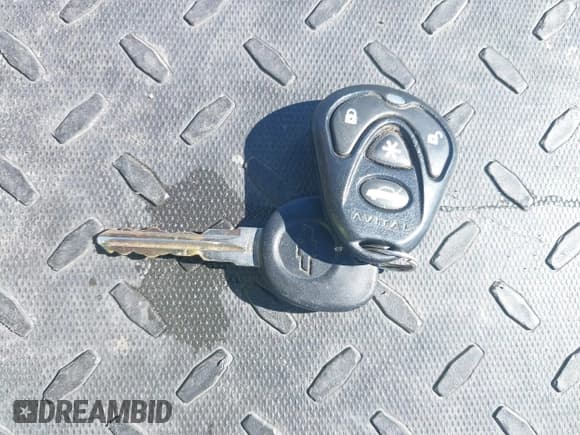 ✅ 2008 Chevrolet HHR LT • VIN: 3GNDA23D68S639701 • Lot: 41310786. Listed on IAAI with 184,849 mi. Free auction sales archive from the USA and detailed vehicle history report at DreamBid. Image 11.