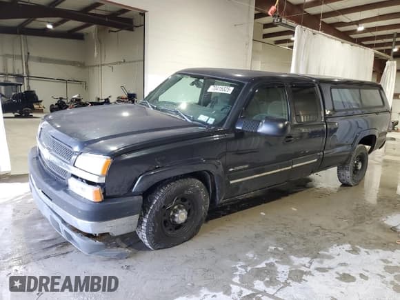✅ 2004 Chevrolet Silverado 2500HD LS • VIN: 1GCHK29U54E360694 • Lot: 70415325. Wystawiony na Copart z przebiegiem 132 894 mil. Bezpłatny archiwum sprzedaży aukcyjnych z USA i szczegółowy raport historii pojazdu na DreamBid. Zdjęcie 1.