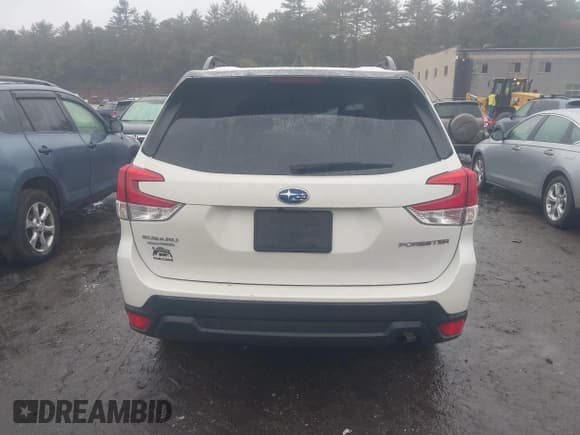 ✅ 2024 Subaru Forester Premium • VIN: JF2SKACC5RH457997 • Lot: 43435364. Wystawiony na IAAI z przebiegiem 11 979 mil. Bezpłatny archiwum sprzedaży aukcyjnych z USA i szczegółowy raport historii pojazdu na DreamBid. Zdjęcie 16.