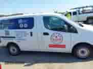 2018 Chevrolet City Express Cargo LT z VIN 3N63M0ZN2JK696450, wystawiony jako IAAI lot #41975192 z przebiegiem 137 040 mil mil oraz . Historia ofert i sprzedaży dostępna na DreamBid. Obrazek 13.