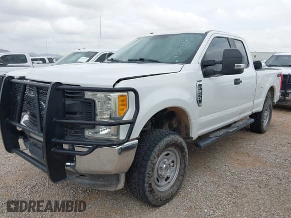 ✅ 2017 Ford F-250 XLT • VIN: 1FT7X2B67HEF20444 • Лот: 43143380. Опубликован ранее на IAAI с пробегом 157 762 миль. Бесплатный доступ к архиву аукционных продаж из США и подробный отчёт об истории автомобиля на DreamBid. Изображение 17.