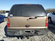 ✅ 2003 Chevrolet Suburban LT • VIN: 1GNEC16Z93J235334 • Лот: 87717995. Опубликован ранее на Copart с пробегом 299 627 миль. Бесплатный доступ к архиву аукционных продаж из США и подробный отчёт об истории автомобиля на DreamBid. Изображение 6.