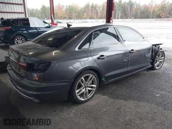 ✅ 2022 Audi A4 S line Premium Plus • VIN: WAUEAAF49NN014960 • Лот: 43473446. Опубликован ранее на IAAI с пробегом 77 631 миль. Бесплатный доступ к архиву аукционных продаж из США и подробный отчёт об истории автомобиля на DreamBid. Изображение 4.