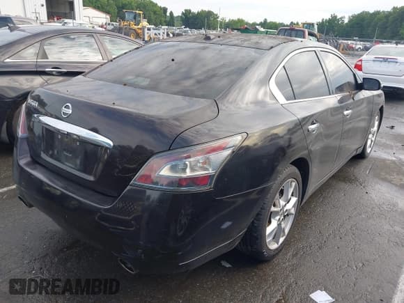 ✅ 2013 Nissan Maxima S • VIN: 1N4AA5AP8DC825224 • Lot: 42507619. Wystawiony na IAAI z przebiegiem 222 541 mil. Bezpłatny archiwum sprzedaży aukcyjnych z USA i szczegółowy raport historii pojazdu na DreamBid. Zdjęcie 4.