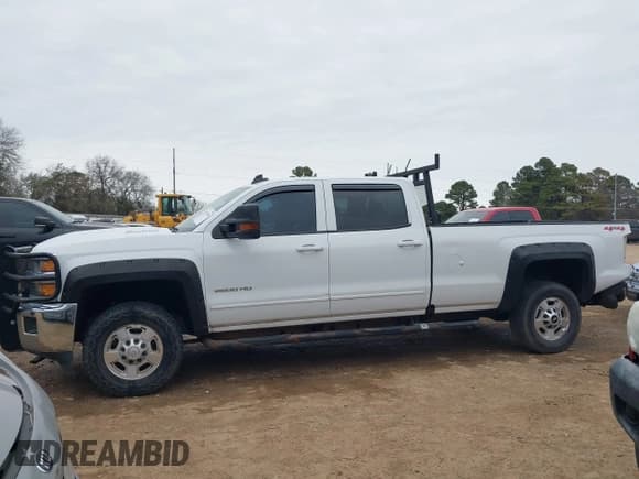 ✅ 2018 Chevrolet Silverado 2500HD LT • VIN: 1GC1KVEYXJF235496 • Лот: 41335300. Опубликован ранее на IAAI с пробегом 208 408 миль. Бесплатный доступ к архиву аукционных продаж из США и подробный отчёт об истории автомобиля на DreamBid. Изображение 15.