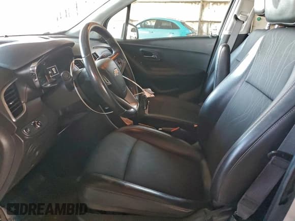 ✅ 2021 Chevrolet Trax LT • VIN: KL7CJLSM6MB374065 • Lot: 93767955. Listed on Copart with 33,160 mi. Free auction sales archive from the USA and detailed vehicle history report at DreamBid. Image 7.