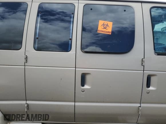 ✅ 2007 Ford Econoline Passenger XL • VIN: 1FBNE31LX7DA12374 • Lot: 61082925. Wystawiony na Copart z przebiegiem 44 355 mil. Bezpłatny archiwum sprzedaży aukcyjnych z USA i szczegółowy raport historii pojazdu na DreamBid. Zdjęcie 11.