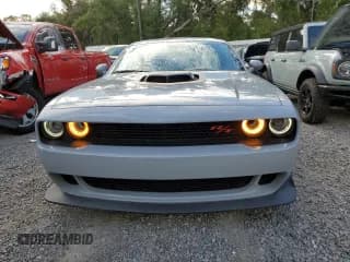 ✅ 2021 Dodge Challenger R/T Scat Pack • VIN: 2C3CDZFJ6MH526953 • Lot: 73831254. Wystawiony na Copart z przebiegiem 19 433 mil. Bezpłatny archiwum sprzedaży aukcyjnych z USA i szczegółowy raport historii pojazdu na DreamBid. Zdjęcie 5.