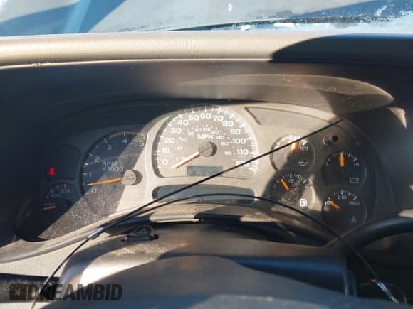 ✅ 2004 Chevrolet Silverado 2500HD LS • VIN: 1GCHK29224E242665 • Lot: 41378387. Wystawiony na IAAI z przebiegiem Nie podano. Bezpłatny archiwum sprzedaży aukcyjnych z USA i szczegółowy raport historii pojazdu na DreamBid. Zdjęcie 7.