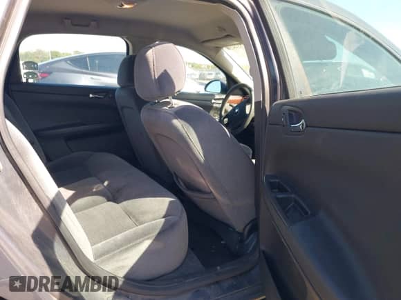 2008 Chevrolet Impala LS z VIN 2G1WB58N581371908, wystawiony jako IAAI lot #43372482 z przebiegiem 141 002 mil mil oraz . Historia ofert i sprzedaży dostępna na DreamBid. Obrazek 8.