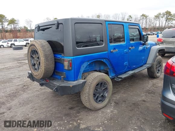 ✅ 2015 Jeep Wrangler Unlimited Sport • VIN: 1C4BJWDG4FL508785 • Lot: 41738598. Wystawiony na IAAI z przebiegiem 115 564 mil. Bezpłatny archiwum sprzedaży aukcyjnych z USA i szczegółowy raport historii pojazdu na DreamBid. Zdjęcie 4.