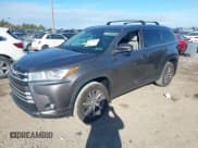 ✅ 2017 Toyota Highlander XLE • VIN: 5TDJZRFH4HS426150 • Lot: 43470923. Wystawiony na IAAI z przebiegiem 105 559 mil. Bezpłatny archiwum sprzedaży aukcyjnych z USA i szczegółowy raport historii pojazdu na DreamBid. Zdjęcie 17.