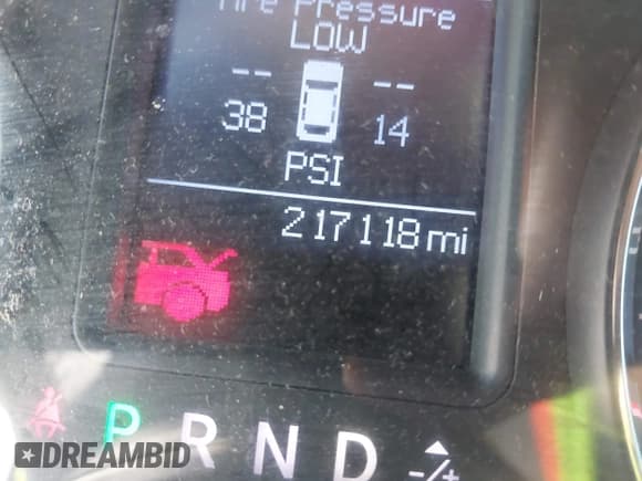 ✅ 2011 Dodge Charger SE • VIN: 2B3CL3CG0BH587220 • Lot: 43722361. Wystawiony na IAAI z przebiegiem 217 118 mil. Bezpłatny archiwum sprzedaży aukcyjnych z USA i szczegółowy raport historii pojazdu na DreamBid. Zdjęcie 16.