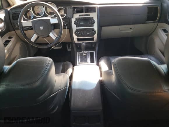 2006 Dodge Charger R/T z VIN 2B3KA53H26H398869, wystawiony jako Copart lot #73536984 z przebiegiem 152 284 mil mil oraz Szkoda całkowita • Salvage title. Historia ofert i sprzedaży dostępna na DreamBid. Obrazek 8.