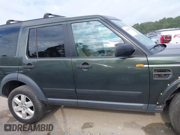 ✅ 2006 Land Rover LR3 • VIN: SALAE24426A402659 • Лот: 42840796. Опубликован ранее на IAAI с пробегом 157 016 миль. Бесплатный доступ к архиву аукционных продаж из США и подробный отчёт об истории автомобиля на DreamBid. Изображение 14.