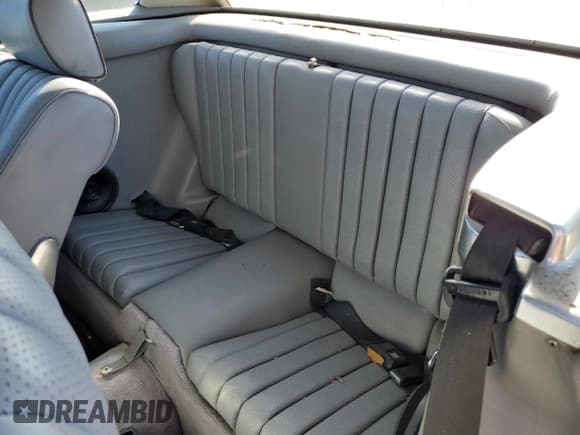 ✅ 1984 Mercedes-Benz 380 SL • VIN: WDBBA45A9EA015255 • Lot: 43467645. Listed on Copart with 162,710 mi. Free auction sales archive from the USA and detailed vehicle history report at DreamBid. Image 10.