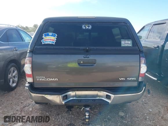 ✅ 2015 Toyota Tacoma • VIN: 5TFLU4EN8FX119895 • Lot: 43670596. Listed on IAAI with 185,866 mi. Free auction sales archive from the USA and detailed vehicle history report at DreamBid. Image 16.