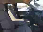 2008 Dodge Dakota SXT z VIN 1D3HE32N48S590323, wystawiony jako IAAI lot #41417531 z przebiegiem 95 571 mil mil oraz . Historia ofert i sprzedaży dostępna na DreamBid. Obrazek 5.