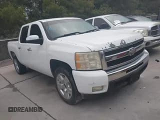 ✅ 2010 Chevrolet Silverado 1500 LT • VIN: 3GCRCSE03AG127857 • Lot: 43555040. Wystawiony na IAAI z przebiegiem 252 652 mil. Bezpłatny archiwum sprzedaży aukcyjnych z USA i szczegółowy raport historii pojazdu na DreamBid. Zdjęcie 1.