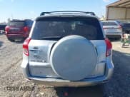 ✅ 2006 Toyota RAV4 • VIN: JTMBD33V665046580 • Lot: 43604090. Wystawiony na IAAI z przebiegiem 172 443 mil. Bezpłatny archiwum sprzedaży aukcyjnych z USA i szczegółowy raport historii pojazdu na DreamBid. Zdjęcie 16.