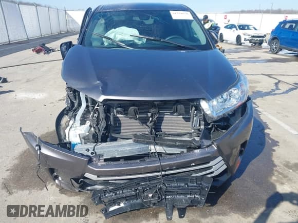 ✅ 2019 Toyota Highlander Hybrid LE • VIN: 5TDBGRFH3KS076303 • Лот: 41770576. Опубликован ранее на IAAI с пробегом 15 591 миль. Бесплатный доступ к архиву аукционных продаж из США и подробный отчёт об истории автомобиля на DreamBid. Изображение 6.