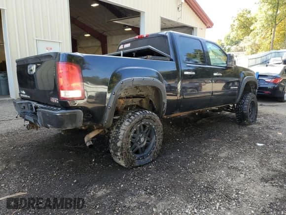 ✅ 2010 GMC Sierra 1500 SLE • VIN: 3GTRKVE39AG241439 • Lot: 80956075. Listed on Copart with 161,031 mi. Free auction sales archive from the USA and detailed vehicle history report at DreamBid. Image 3.