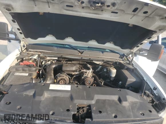 ✅ 2008 Chevrolet Silverado 1500 Work Truck • VIN: 1GCEC14X68Z174575 • Lot: 71340724. Listed on Copart with 268,903 mi. Free auction sales archive from the USA and detailed vehicle history report at DreamBid. Image 11.