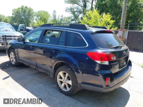 ✅ 2013 Subaru Outback Premium • VIN: 4S4BRCCCXD3231185 • Lot: 42540342. Listed on IAAI with 177,664 mi. Free auction sales archive from the USA and detailed vehicle history report at DreamBid. Image 3.