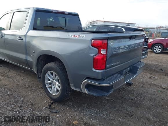 ✅ 2019 Chevrolet Silverado 1500 LT • VIN: 1GCUYDED3KZ221412 • Lot: 40814033. Wystawiony na IAAI z przebiegiem 150 547 mil. Bezpłatny archiwum sprzedaży aukcyjnych z USA i szczegółowy raport historii pojazdu na DreamBid. Zdjęcie 3.