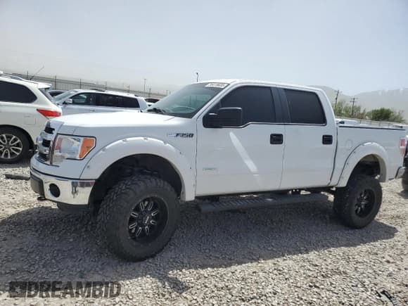 ✅ 2013 Ford F-150 XL • VIN: 1FTFW1ETXDFA93520 • Lot: 56419635. Wystawiony na Copart z przebiegiem 135 995 mil. Bezpłatny archiwum sprzedaży aukcyjnych z USA i szczegółowy raport historii pojazdu na DreamBid. Zdjęcie 1.