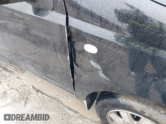 ✅ 2005 Chevrolet Aveo LT • VIN: KL1TG52605B480079 • Lot: 41757862. Wystawiony na IAAI z przebiegiem 163 561 mil. Bezpłatny archiwum sprzedaży aukcyjnych z USA i szczegółowy raport historii pojazdu na DreamBid. Zdjęcie 6.